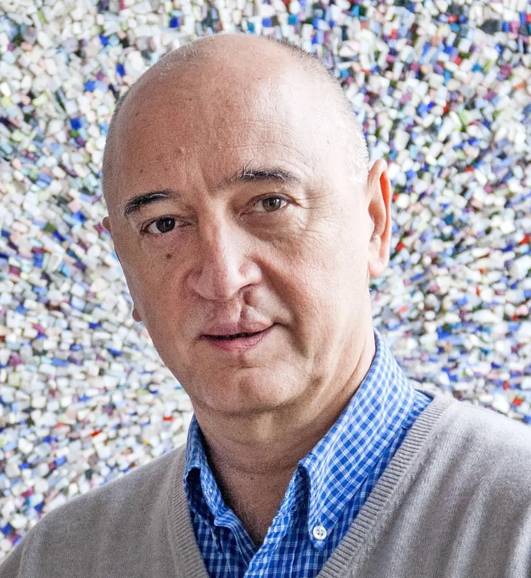 Dr Andrea Cossarizza, Professor of Immunology at UNIMORE and the in-game face of the COVID-19 phase